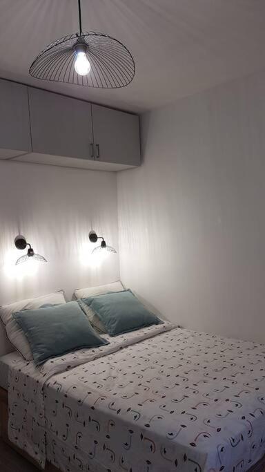 Studio Cosy, Quartier Canal Saint-Martin Paris Exterior photo